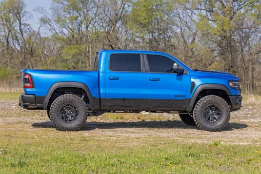 Rough Country | 2021-2023 Dodge Ram 1500 TRX 4WD 1.5 Inch Leveling Kit