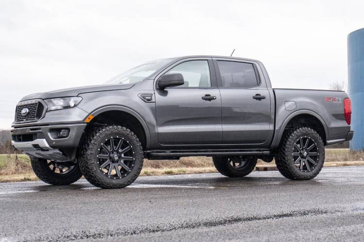 Load image into Gallery viewer, Rough Country | 2019-2023 Ford Ranger 2WD / 4WD 2.5 Inch Leveling Kit | 50100
