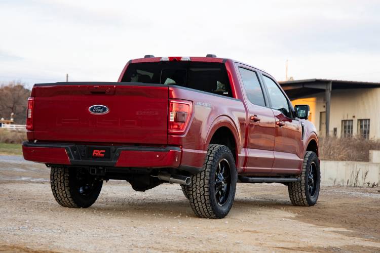 Load image into Gallery viewer, Rough Country | 2021-2023 Ford F150 2WD / 4WD 2 Inch Lift Kit - N3 Shocks
