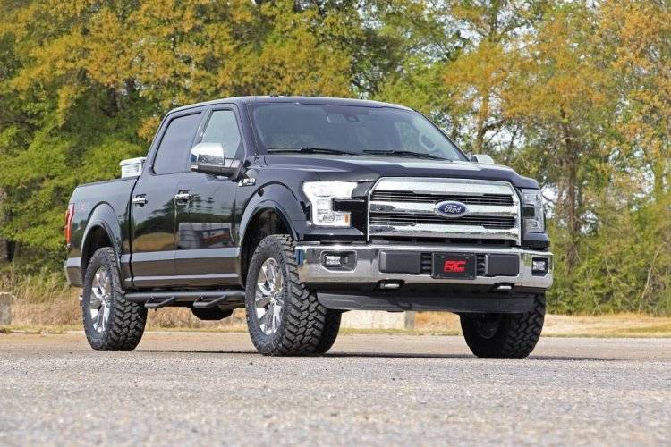 Load image into Gallery viewer, Rough Country | 2009-2024 Ford F150 2WD / 4WD Molded 2 Inch Leveling Kit
