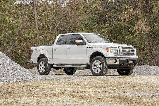 Rough Country | 2009-2013 Ford F150 2WD / 4WD 2 Inch Leveling Kit - Aluminum