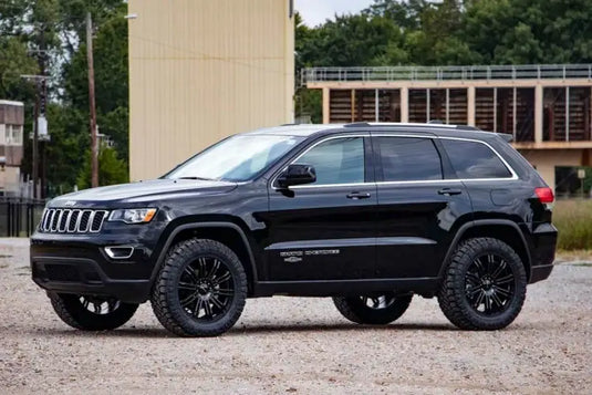 Rough Country | 2011-2022 Jeep Grand Cherokee WK2 2WD / 4WD 2.5 Inch Lift Kit | 60300