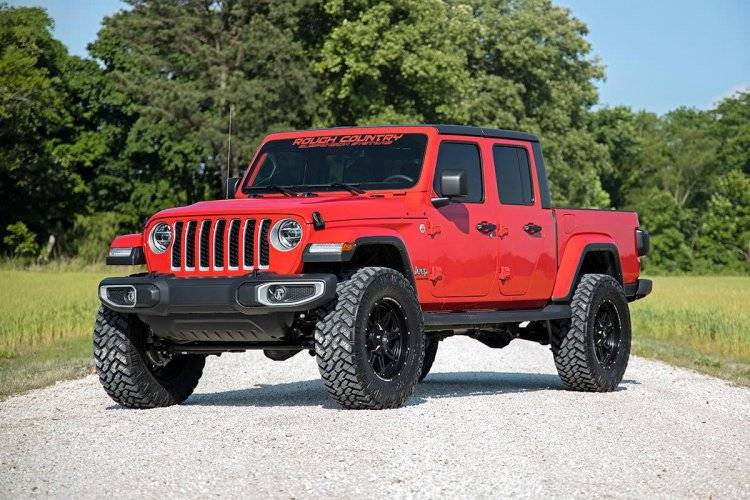 Load image into Gallery viewer, Rough Country | 2020-2022 Jeep Gladiator JT 4WD 3.5 Inch Spacer Lift Kit With M1 Monotube Shocks | 63740
