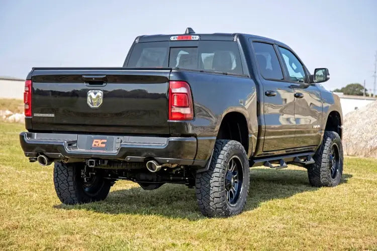 Load image into Gallery viewer, Rough Country | 2019-2024 Dodge Ram 1500 2WD 6 Inch Lift Kit - With 22 Inch Factory Wheels
