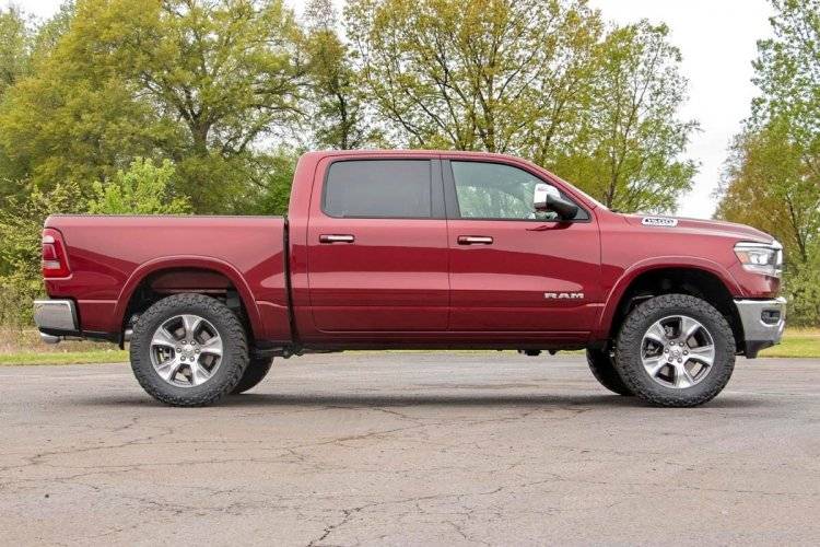 Load image into Gallery viewer, Rough Country | 2019-2022 Dodge Ram 1500 2WD / 4WD 3.5 Inch Lift Kit - Lifted M1 Struts - M1 Shocks
