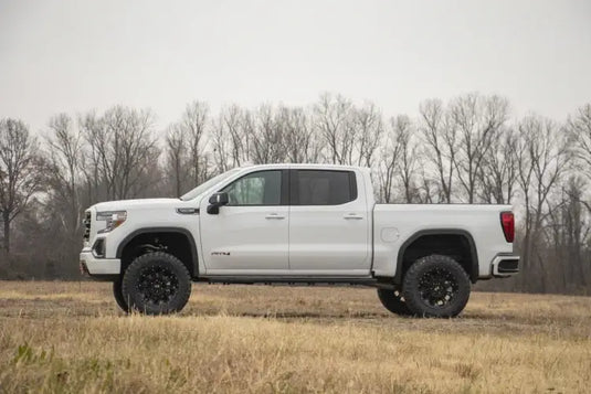 Rough Country | 2019-2023 GM Silverado / Sierra 1500 4 Inch Lift Kit - Trailboss / AT4 - Gas - Lifted Struts - V2 Shocks