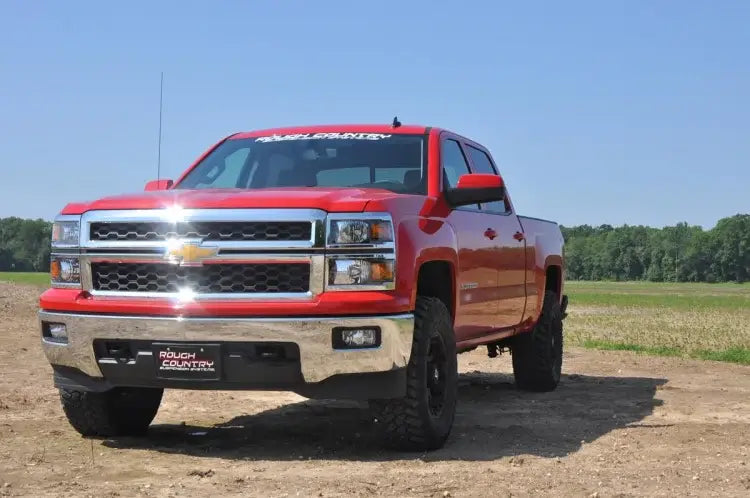 Load image into Gallery viewer, Rough Country | 2007-2018 GM 1500 2.5 Inch Leveling Kit - M1 Struts
