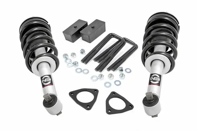 Rough Country | 2007-2018 GM 1500 2.5 Inch Leveling Kit - Lifted Struts