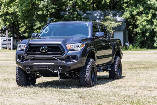 Rough Country | 2016-2023 Toyota Tacoma 4WD Hybrid Front Bumper - With PRO9500S Winch - Black With White DRL Lights