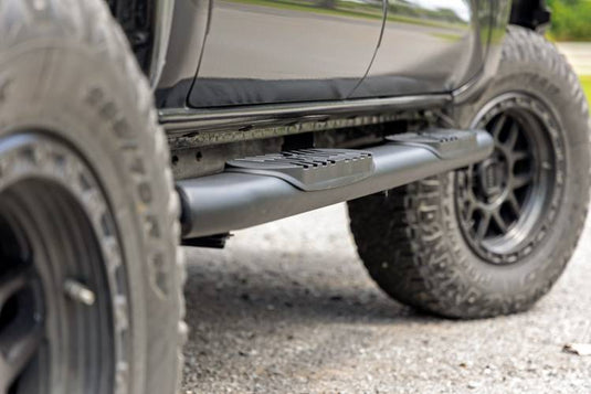 Rough Country | 2005-2023 Toyota Tacoma Double Cab 2WD / 4WD Black Oval Nerf Steps