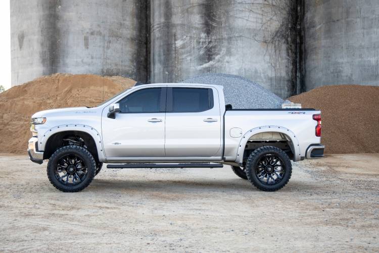 Load image into Gallery viewer, Rough Country | 2019-2024 GM 1500 / 2500 HD / 3500 HD Black Oval Nerf Steps - Crew Cab - DEF Tank
