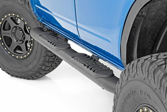 Rough Country | 2021-2023 Ford Bronco 4 Door 4WD Black Oval Nerf Steps | 21011