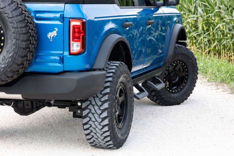 Load image into Gallery viewer, Rough Country | 2021-2023 Ford Bronco 4WD SR2 Adjustable Aluminum Steps | 52003
