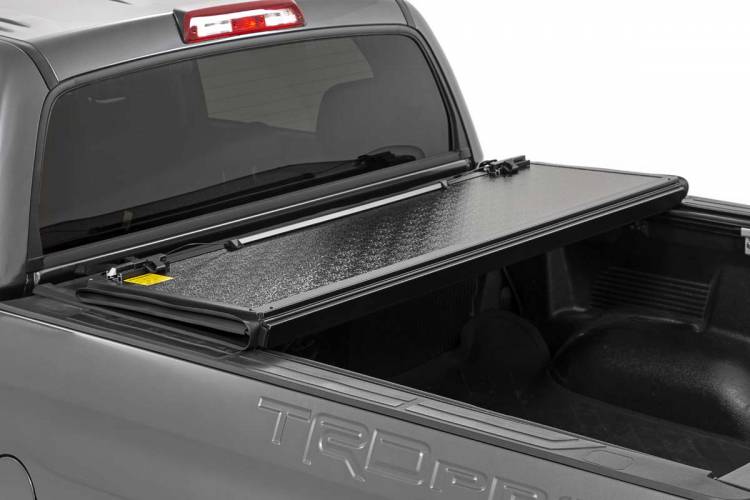 Load image into Gallery viewer, Rough Country | 2007-2021 Toyota Tundra Hard Low Profile Bed Cover - 5&#39; 5 Inch Bed Without Cargo Management System
