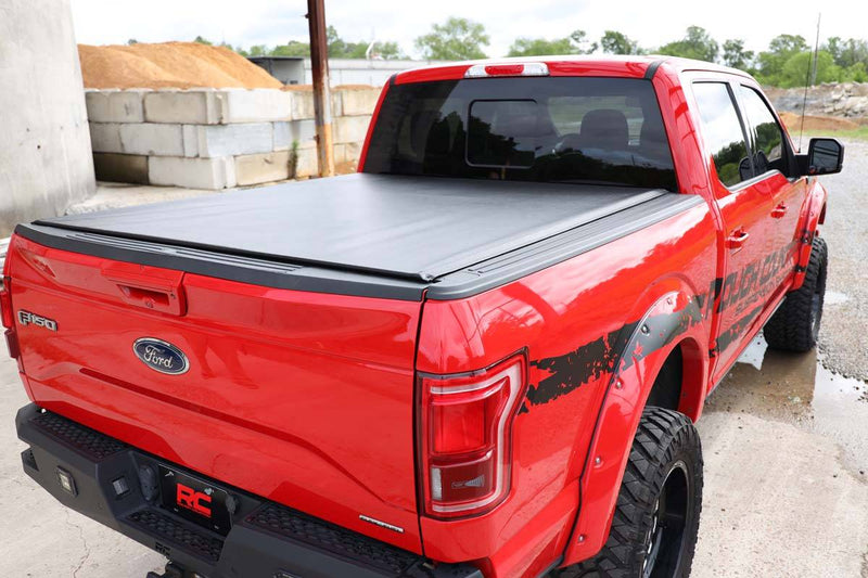 Load image into Gallery viewer, Rough Country | 2015-2023 Ford F150 Soft Roll Up Bed Cover - 5&#39; 5 Inch Bed
