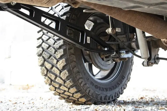 Rough Country | 2008-2016 Ford Super Duty Traction Bar Kit - 4.5 Inch To 6 Inch Lift Height (Inverted U-Bolt Position)