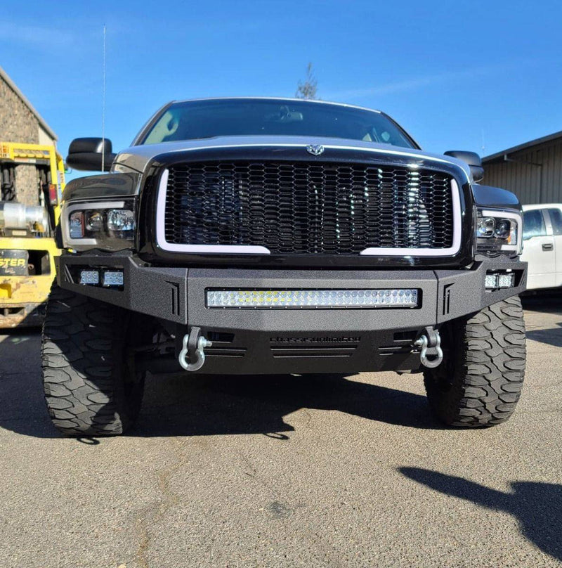 Load image into Gallery viewer, Chassis Unlimited | 2003-2005 Dodge Ram 2500 / 3500 Octane Series Front Bumper | CUB900131
