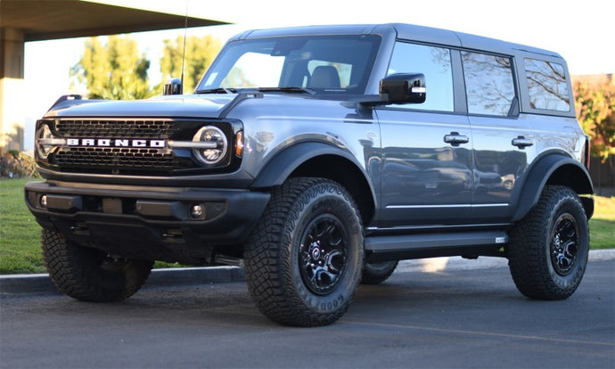 AMP Research | 2021-2023 Ford Bronco 4 Door XL PowerStep - Black