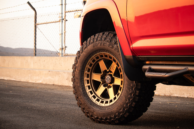 Load image into Gallery viewer, ICON Raider 17x8.5 6x5.5 0mm Offset 4.75in BS Satin Brass Wheel
